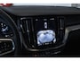 Volvo V60 B4 Plus Dark | Elektrisch verstelbare stoelen | Semi Elektrische Wegklapbare Trekhaak | Stuurverwarming | Adaptive cruise control | Parkeercamera | Parkeersensoren voor + achter | Stoelverwarming | Parkeerverwarming