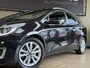 Kia Ceed cee'd Sportswagon 1.6 GDI AUT DynamicLine | Navi | Stoel & Stuur verwarming | Camera | PDC V+A | 16" | Keurig netjes onderhouden!