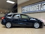 Kia Ceed cee'd Sportswagon 1.6 GDI AUT DynamicLine | Navi | Stoel & Stuur verwarming | Camera | PDC V+A | 16" | Keurig netjes onderhouden!