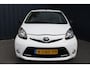 Toyota Aygo 1.0 VVT-i Now - AIRCO - NAVIGATIE - APK 11-26 - PDC - 5-DEURS