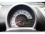 Toyota Aygo 1.0 VVT-i Now - AIRCO - NAVIGATIE - APK 11-26 - PDC - 5-DEURS