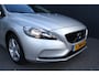 Volvo V40 1.6 T3 150PK Momentum - NAVIGATIE - LAGE KM. STAND - NL AUTO - TREKHAAK