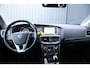 Volvo V40 1.6 T3 150PK Momentum - NAVIGATIE - LAGE KM. STAND - NL AUTO - TREKHAAK
