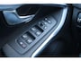 Volvo V40 1.6 T3 150PK Momentum - NAVIGATIE - LAGE KM. STAND - NL AUTO - TREKHAAK