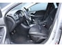 Volvo V40 1.6 T3 150PK Momentum - NAVIGATIE - LAGE KM. STAND - NL AUTO - TREKHAAK