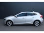 Volvo V40 1.6 T3 150PK Momentum - NAVIGATIE - LAGE KM. STAND - NL AUTO - TREKHAAK
