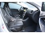 Volvo V40 1.6 T3 150PK Momentum - NAVIGATIE - LAGE KM. STAND - NL AUTO - TREKHAAK
