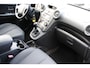 Kia Carens 2.0 CVVT X-ecutive LPG G3 - 1e EIGENAAR - CLIMA - CRUISE CONTROL - TREKHAAK
