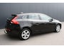 Volvo V40 2.0 D2 EURO 6 Ocean Race Business - LEDER - CAMERA - XENON - NAVIGATIE - TREKHAAK