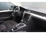Volkswagen Passat 1.5 TSI Comfortline Business AUTOMAAT - NAVIGATIE - TREKHAAK