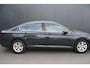 Volkswagen Passat 1.5 TSI Comfortline Business AUTOMAAT - NAVIGATIE - TREKHAAK