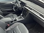 Volkswagen Arteon 1.4 TSI eHybrid R-Line Business+ 218 PK | Panoramadak | Trekhaak | Lederen Stoelen | 360 Camera | Dealer Onderhouden | Digital Cockpit Pro | Sfeerverlichting