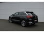 Volkswagen T-Roc 2.0 TSI 4Motion R-Line DSG 190PK (Panoramadak VirtualCockpit Carplay ACC Keyless Camera Full-Led Trekhaak 19InchLMV PrivacyGlass)
