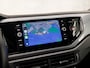 Volkswagen Polo 1.0 TSI Sportline (APPLE CARPLAY, ZWART HEMEL, GROOT NAVI, ADAPTIVE CRUISE, PARKEERSENSOREN, SPORTSTOELEN, GETINT GLAS, NIEUWE APK, NIEUWSTAAT)