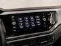 Volkswagen Polo 1.0 TSI Sportline (APPLE CARPLAY, ZWART HEMEL, GROOT NAVI, ADAPTIVE CRUISE, PARKEERSENSOREN, SPORTSTOELEN, GETINT GLAS, NIEUWE APK, NIEUWSTAAT)