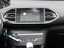 Peugeot 308 1.2 PureTech Allure Navigatie | Glazen dak | Getinte ramen achter | Denon Sound System | Apple Carplay & Android Auto | 16 inch LMV All-season