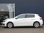 Peugeot 308 1.2 PureTech Allure Navigatie | Glazen dak | Getinte ramen achter | Denon Sound System | Apple Carplay & Android Auto | 16 inch LMV All-season
