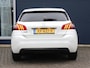 Peugeot 308 1.2 PureTech Allure Navigatie | Glazen dak | Getinte ramen achter | Denon Sound System | Apple Carplay & Android Auto | 16 inch LMV All-season