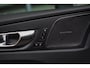 Volvo XC60 2.0 T8 Plug-in hybrid AWD Ultra Black Edition | Panorama Dak | Elek. Stoelen + Geheugen | Adaptieve Cruise + Pilot Assist | 360 Camera | Google | Stoel & Stuurverwarming | Keyless Entry
