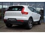 Volvo XC40 2.0 B4 Plus Dark | Adaptieve Cruise + Pilot Assist | Elek. Trekhaak | Stoel & Stuurverwarming | Elek. Stoelen + Geheugen | Parkeer Camera | Elek. Achterklep | Google | Keyless Entry