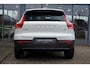 Volvo XC40 2.0 B4 Plus Dark | Adaptieve Cruise + Pilot Assist | Elek. Trekhaak | Stoel & Stuurverwarming | Elek. Stoelen + Geheugen | Parkeer Camera | Elek. Achterklep | Google | Keyless Entry