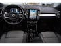Volvo XC40 2.0 B4 Plus Dark | Adaptieve Cruise + Pilot Assist | Stoel & Stuurverwarming | Elek. Stoelen + Geheugen | Parkeer Camera | Elek. Achterklep | Google | Keyless Entry | Stoel & Stuurverwarming