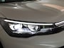 Volkswagen Tiguan 1.5 eHybrid R-Line Edition 272 pk Automaat (DSG) | Verlengde garantie | Navigatie | Panoramadak | Trekhaak (wegklapbaar) | Parkeersensoren (Park assist) | Rondomzicht camera | Stoelverwarming v/a |