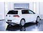 Volkswagen Golf 1.4 TSI Connected Series PANO | LED | LEDER | ELEKTRISCHE STOEL | STOELVERWARMING | DEALER ONDERHOUDEN | TREKHAAK