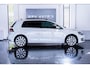 Volkswagen Golf 1.4 TSI Connected Series PANO | LED | LEDER | ELEKTRISCHE STOEL | STOELVERWARMING | DEALER ONDERHOUDEN | TREKHAAK