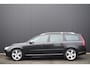 Volvo V70 2.0T 200pk R-Design Zwart Leder | Xenon | High Performance Sound | Full Map Navi | Trekhaak | Volledig Onderhouden!!