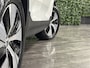 Volvo XC40 T4 Recharge Inscription | Parkeercamera | Cruise Control | Keyless Drive | Parkeersensoren voor+achter | 18 Inch | Elektrisch bedienbare achterklep | Climate Control L+R | DAB Radio | Apple Carplay/Android Auto | Volvo On Call met mobiele App functie |