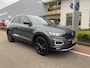 Volkswagen T-Roc 1.5 TSI 150pk Sport / Black Style / LED / Leer / Navigatie / Parkeersensoren V+A / 18" LMV