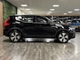 Volvo XC40 T4 Recharge Inscription | MY23 | All Season banden | Stoel en Stuurwielverwarming | Parkeercamera | Keyless Drive | Parkeersensoren voor+achter | 18 Inch | Cruise Control | Elektrisch bedienbare achterklep | Zitting velrenging voorstoelen | Climate Contro