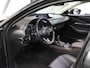 Mazda CX-30 186PK M Hybrid Luxury | 1ste eigenaar | AppleCarPlay/AndroidAuto | Armsteun | Head-Up Display | Navigatie | Stoel/StuurVerwarmd | Trekhaak | Camera | BOSE Sound | LEER | Dodehoekdetectie | Isofix | Privacy Glass | Electrische achterklep |