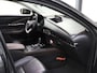 Mazda CX-30 186PK M Hybrid Luxury | 1ste eigenaar | AppleCarPlay/AndroidAuto | Armsteun | Head-Up Display | Navigatie | Stoel/StuurVerwarmd | Trekhaak | Camera | BOSE Sound | LEER | Dodehoekdetectie | Isofix | Privacy Glass | Electrische achterklep |