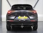 Mazda CX-30 186PK M Hybrid Luxury | 1ste eigenaar | AppleCarPlay/AndroidAuto | Armsteun | Head-Up Display | Navigatie | Stoel/StuurVerwarmd | Trekhaak | Camera | BOSE Sound | LEER | Dodehoekdetectie | Isofix | Privacy Glass | Electrische achterklep |
