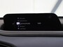 Mazda CX-30 186PK M Hybrid Luxury | 1ste eigenaar | AppleCarPlay/AndroidAuto | Armsteun | Head-Up Display | Navigatie | Stoel/StuurVerwarmd | Trekhaak | Camera | BOSE Sound | LEER | Dodehoekdetectie | Isofix | Privacy Glass | Electrische achterklep |
