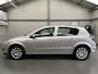 Opel Astra 1.6 Temptation Mooie auto! | Airco | Cruise control | Parkeersensoren achter