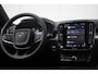 Volvo XC40 B4 Plus Dark | Premium audio by Harman Kardon | Verwarmbare voorstoelen, stuurwiel en voorruit | Apple carplay/Android auto | 18 inch Lichtmetalen velgen | Achteruitrijcamera | Semi Elektr. Trekhaak |