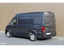 Volkswagen Crafter 140 PK automaat Exclusive L3H3 GVW 3.5T | Nieuw Model | BPM vrij | Trekhaak | Adaptive Cruise Control | Climatic | Navigatie | Park Assist | Apple CarPlay / Android auto | DAB | 17 inch lichtmetalen velgen