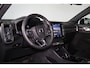 Volvo EC40 Performance Ultra Black Edition 82 kWh - Panoramadak - IntelliSafe Assist & Surround - 360º Camera - Harman/Kardon audio - Verwarmde voorstoelen, stuur & achterbank - Parkeersensoren voor & achter - Elektr. bedienb. voorstoelen met geheugen links - Draadloze tel. lader - Warmtepomp - Extra getint glas - Elektr. inklapbare trekhaak - 20' LMV