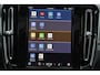 Volvo EC40 Extended Range Core 82 kWh - Panoramadak - IntelliSafe Assist & Surround - 360º Camera - Verwarmde voorstoelen, stuur & achterbank - Parkeersensoren voor & achter - Draadloze tel. lader - Warmtepomp - Extra getint glas - Elektr. inklapbare trekhaak - 19' LMV