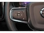 Volvo XC40 Extended Range Ultimate 82 kWh - Panorama/schuifdak - IntelliSafe Assist & Surround - 360º Camera - Harman/Kardon audio - Verwarmde voorstoelen, stuur & achterbank - Parkeersensoren voor & achter - Elektr. bedienb. voorstoelen met geheugen links - Draadloze tel. lader - Warmtepomp - 19' LMV