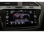 Volkswagen Tiguan R-Line Business 1.4 TSI eHybrid 245pk DSG Automaat Trekhaak, Black Style, LED matrix koplampen, Panoramadak, Adaptive cruise control, Achteruitrijcamera