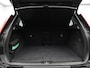 Volvo XC40 T4 Plug-in hybrid Ultimate Dark / Pan. dak / Trekhaak / Stoel+stuurverwarming / Harman Kardon / Elektr. bed. stoelen