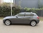 BMW 1-Serie 116i Business+ / 5-DEURS / AIRCO / NAVI / STOELVERWARMING