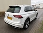 Volkswagen Tiguan 2.0 TSI 4Motion Highline / AUTOMAAT / R-LINE / HEAD-UP / 117dkm!