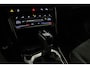Volkswagen T-Roc R-Line Edition 1.5 TSI 150pk DSG Automaat Trekhaak, Adaptive cruise control, Achteruitrijcamera, Navigatie, Stoelverwarming, Parkeersensoren