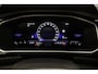 Volkswagen T-Roc R-Line Edition 1.5 TSI 150pk DSG Automaat Trekhaak, Adaptive cruise control, Achteruitrijcamera, Navigatie, Stoelverwarming, Parkeersensoren