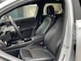 Mercedes-Benz A-klasse 180 Business Solution AMG - Navigatie - Camera - Stoelverwarming - LED koplampen
